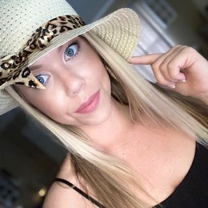 Meet your Posher, Aiaynah